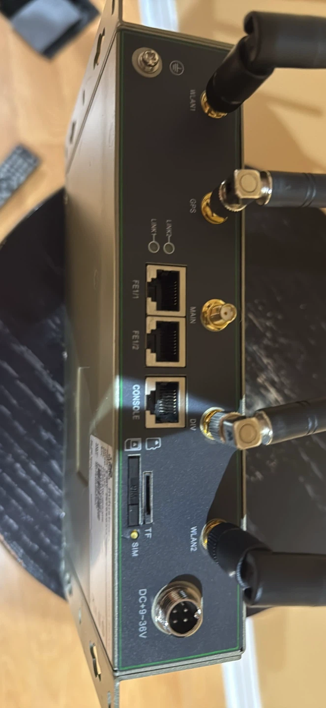 InHand Networks Industrial Communication Server IP800 - photo 3
