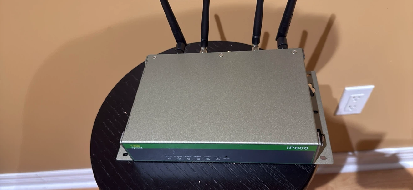 InHand Networks Industrial Communication Server IP800 - photo 5