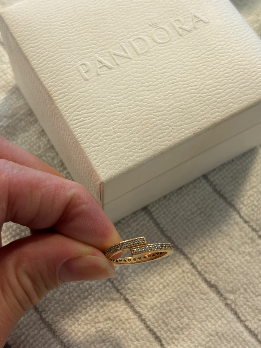 Pandora sparkling overlapping ring - photo 3