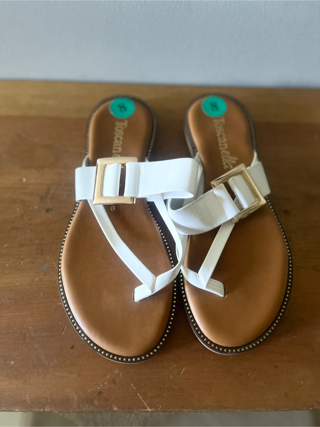 Toscana Bella White Thong Sandals Size 8 - photo 2