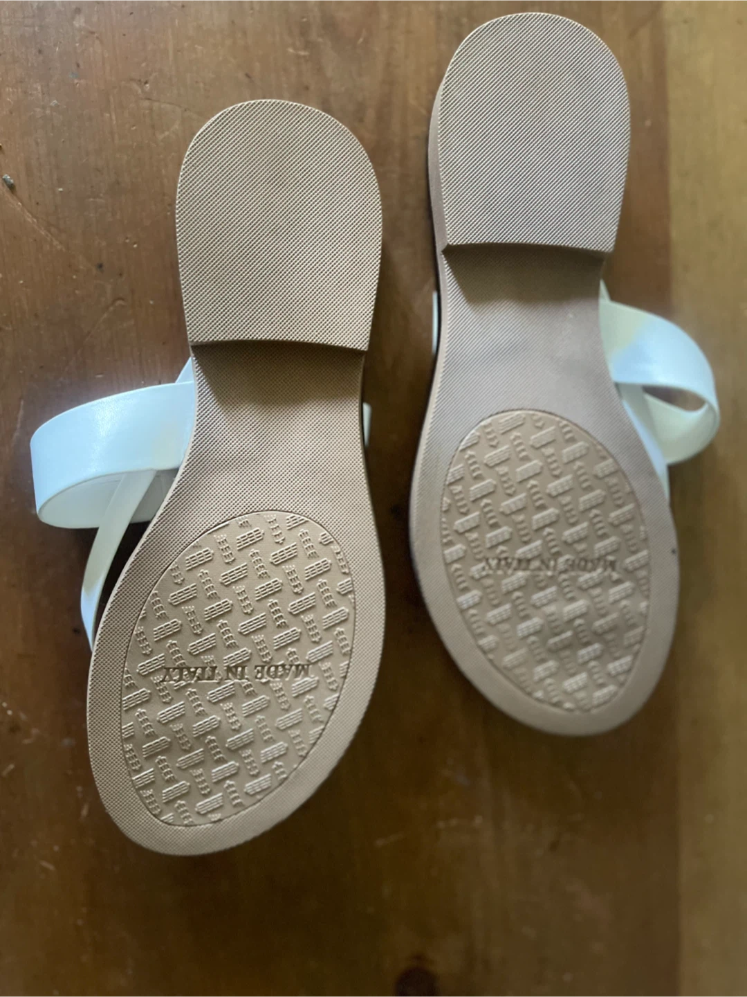 Toscana Bella White Thong Sandals Size 8 - photo 4