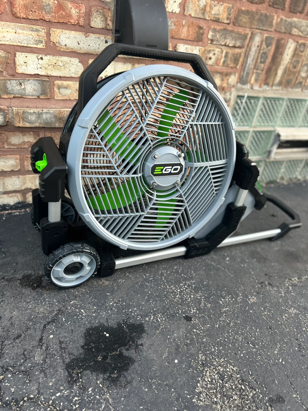 EGO 18" Power+ Misting Fan - photo 4
