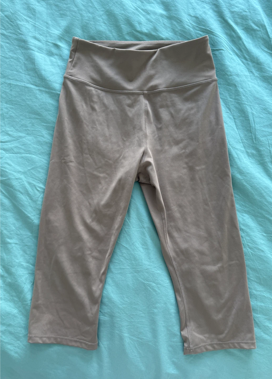 H&M Move Taupe Capris Size S