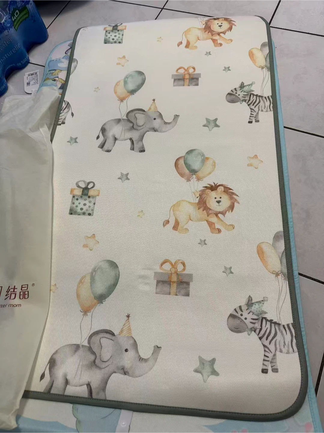 Brand new sleep cool Mat with Animals and Balloons