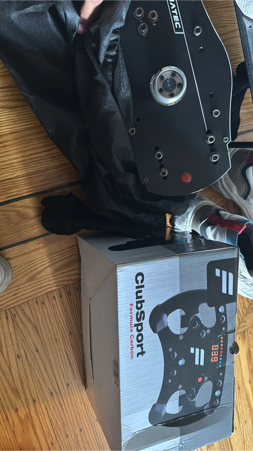 Fanatec ClubSport Formula Carbon Steering Wheel and base