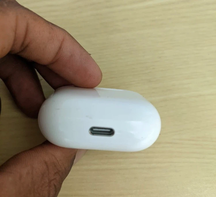 Apple AirPods Pro Charging Case ONLY - photo 4