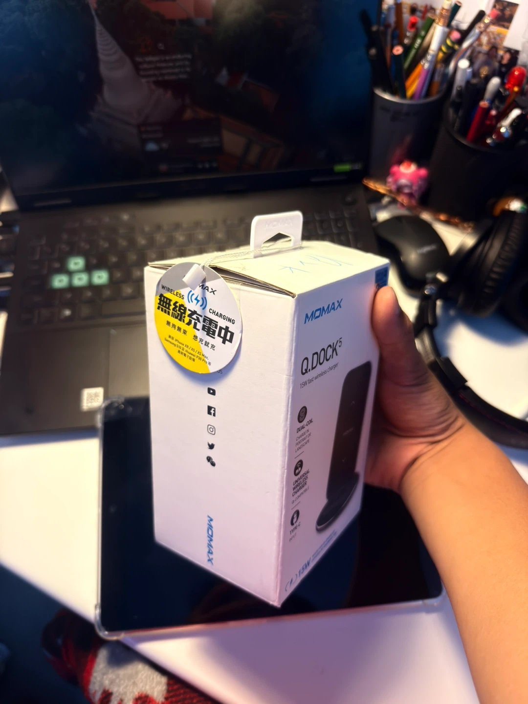 MOMAX Q.DOCK5 15W Wireless Charger - photo 4