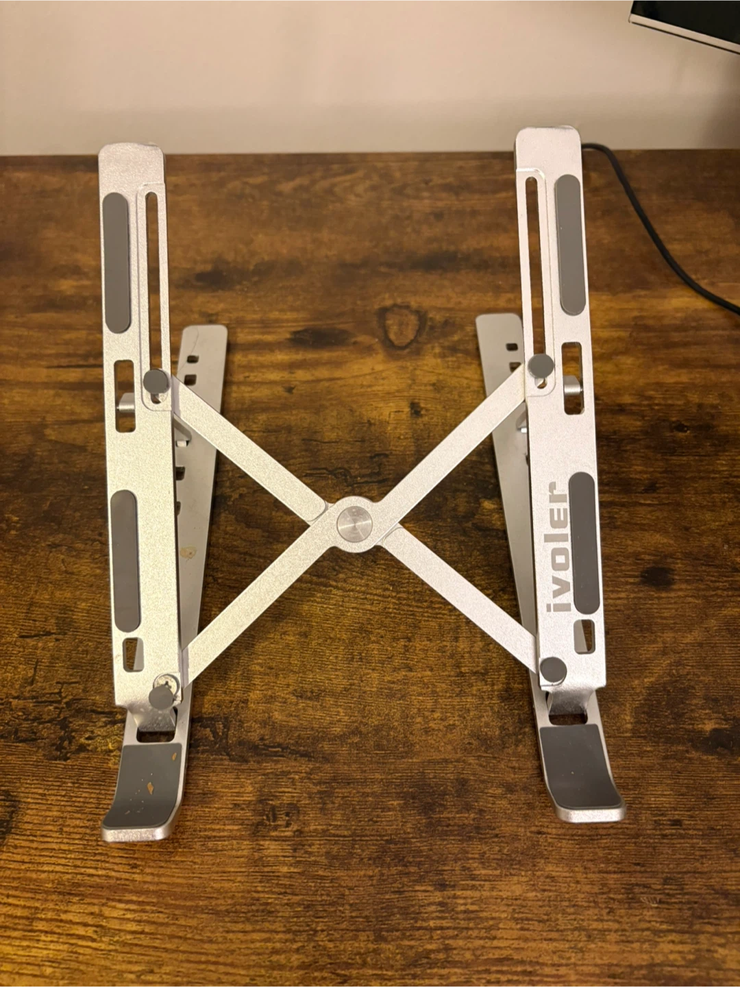 Laptop stand