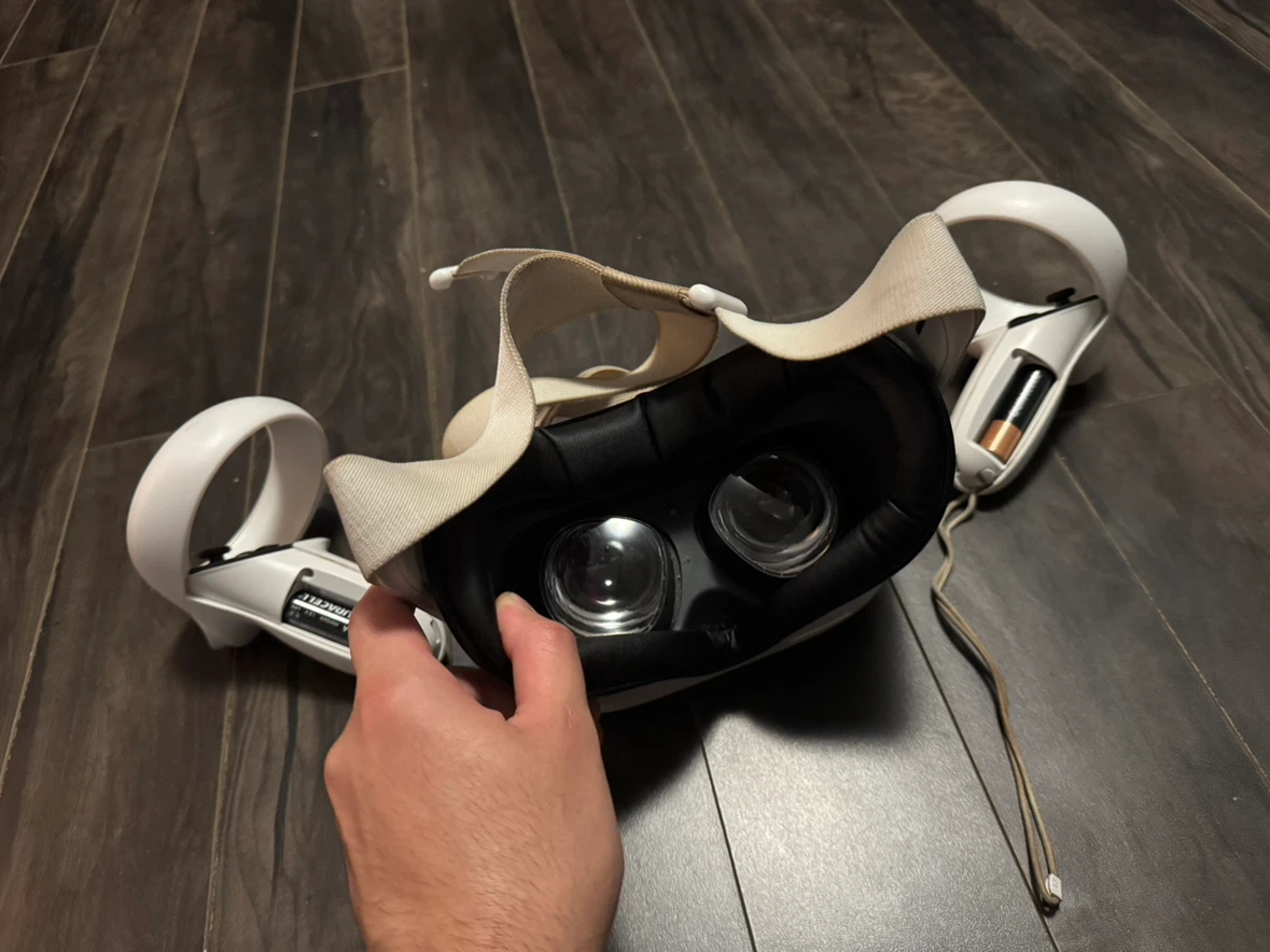 Meta Quest 2 VR Headset with Controllers - 128 GB - photo 4