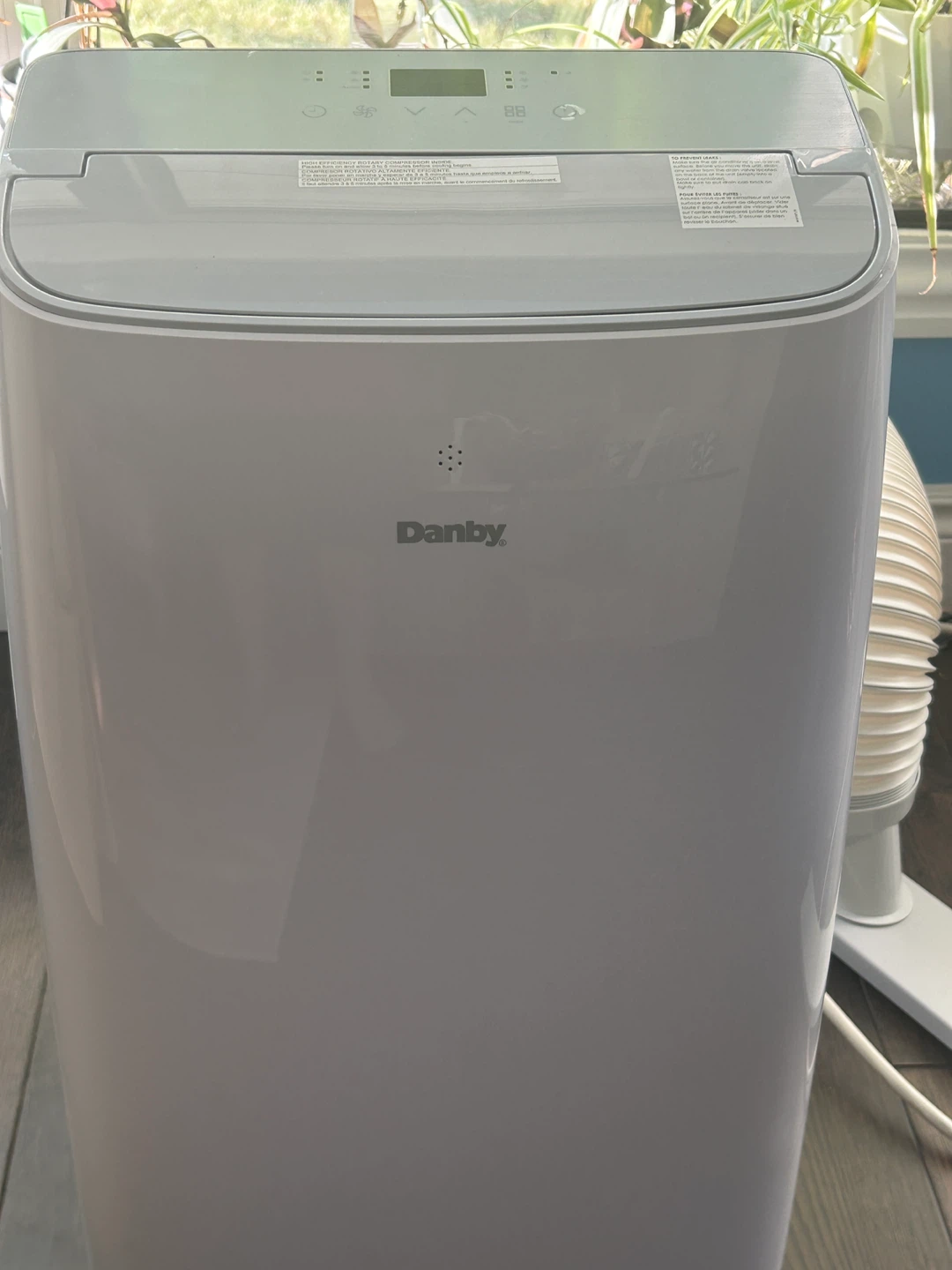 Danby air conditioner and dehumidifier - photo 3