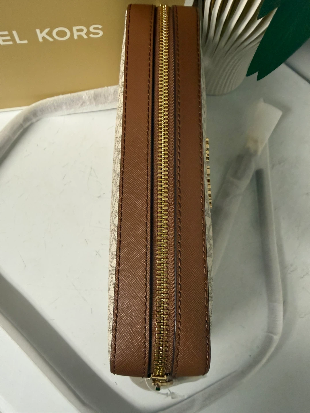 Michael Kors Logo Print Camera Bag - photo 4