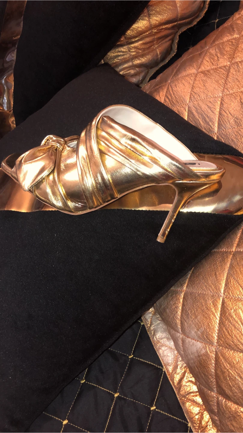 Women's Gold Bow Heels 8 - photo 2