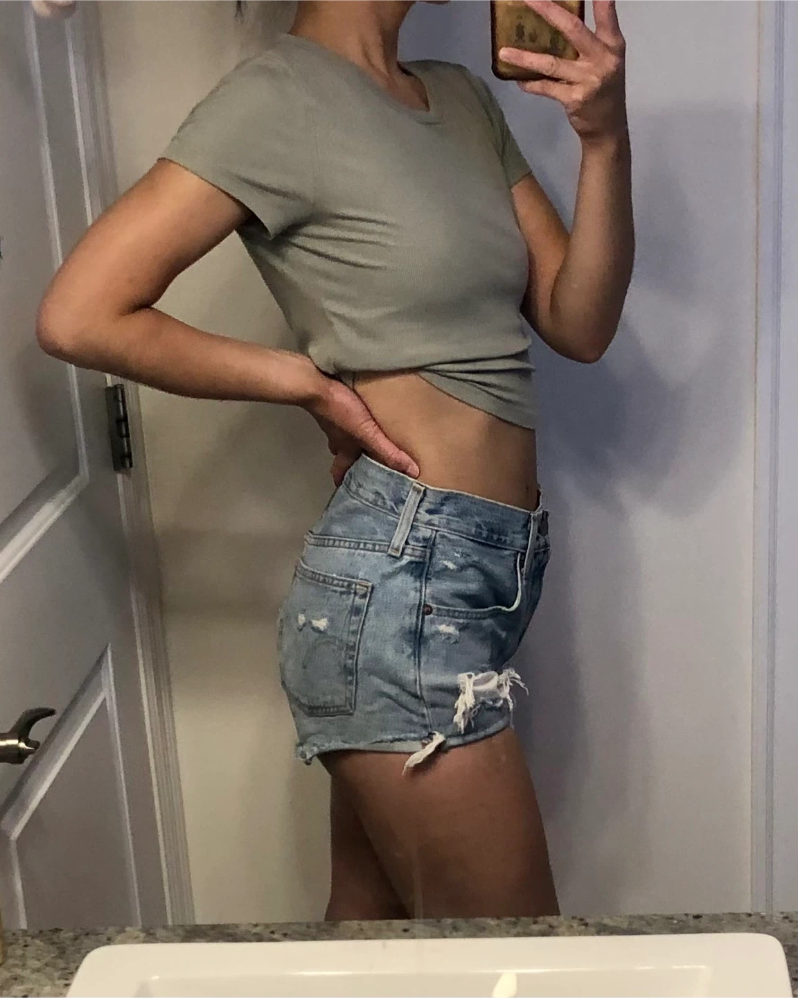 Levi’s 501 Distressed Shorts (size 26) - photo 2