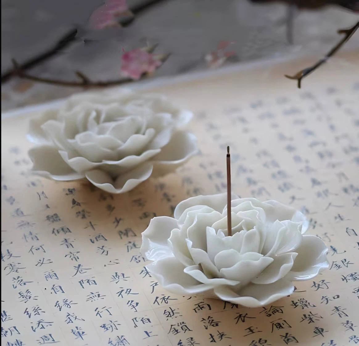 Mini white lotus incense holder - photo 5