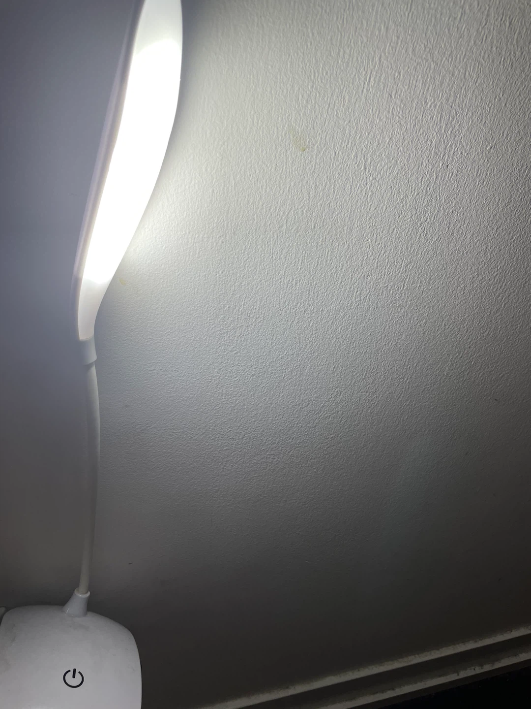 Free bulb, 2 Lamps - photo 2