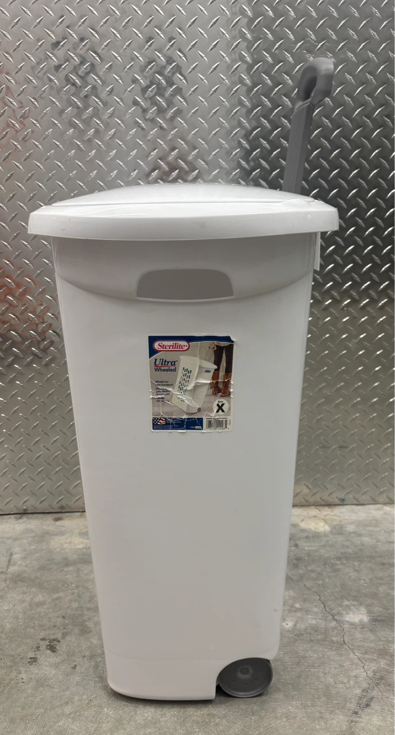 Sterilite Ultra Wheeled Laundry Basket - photo 4