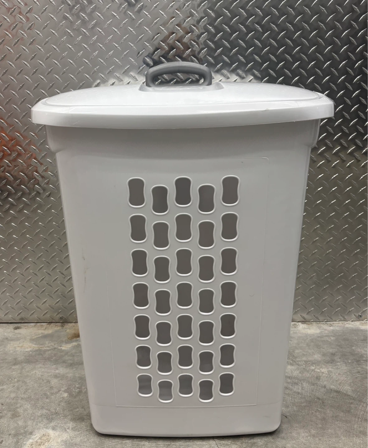 Sterilite Ultra Wheeled Laundry Basket