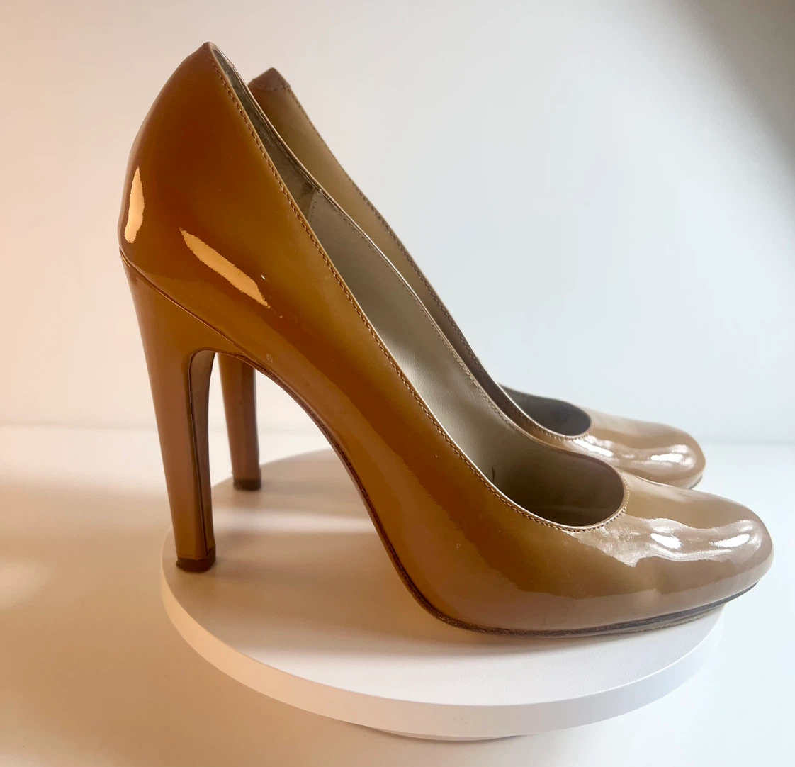 Michael Kors Patent Leather Pumps - photo 2
