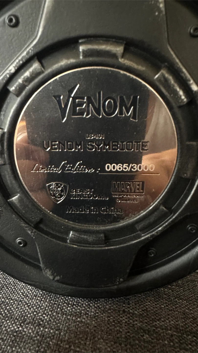 Venom Symbiote LS-101 Life Size Statue - photo 2