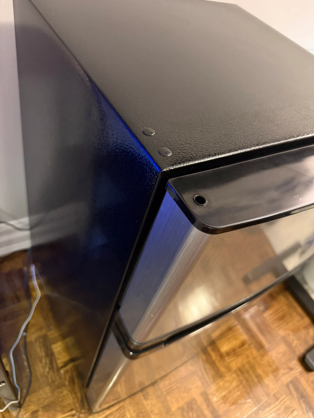 Insignia Mini Fridge with Freezer - photo 3
