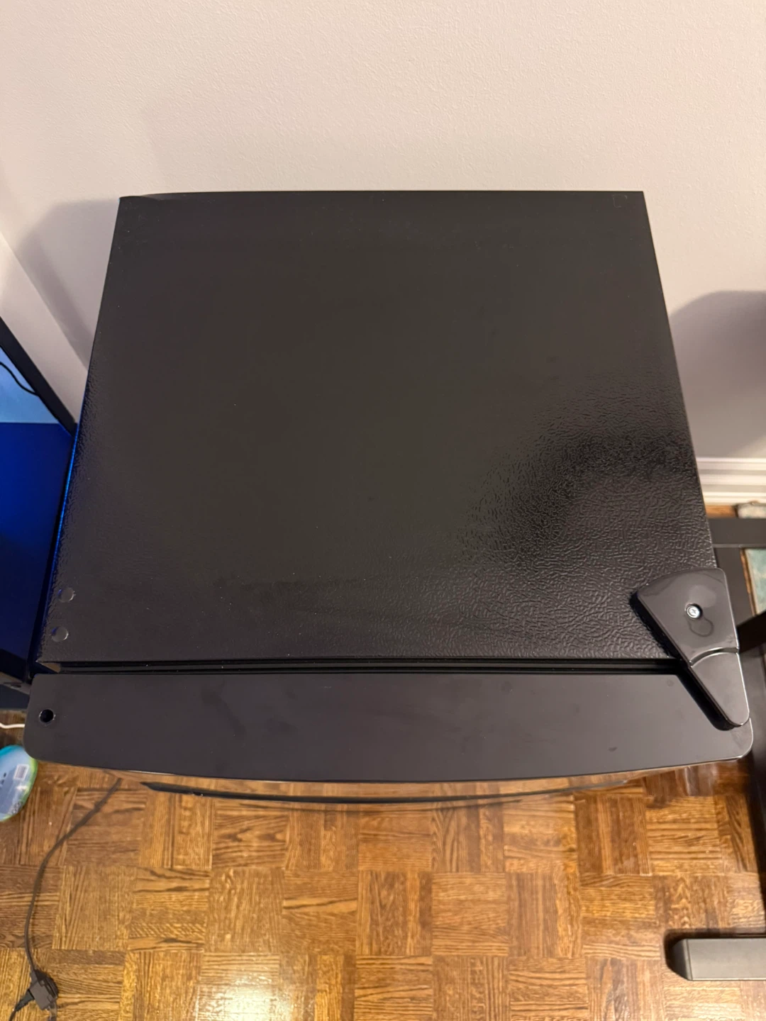 Insignia Mini Fridge with Freezer - photo 4