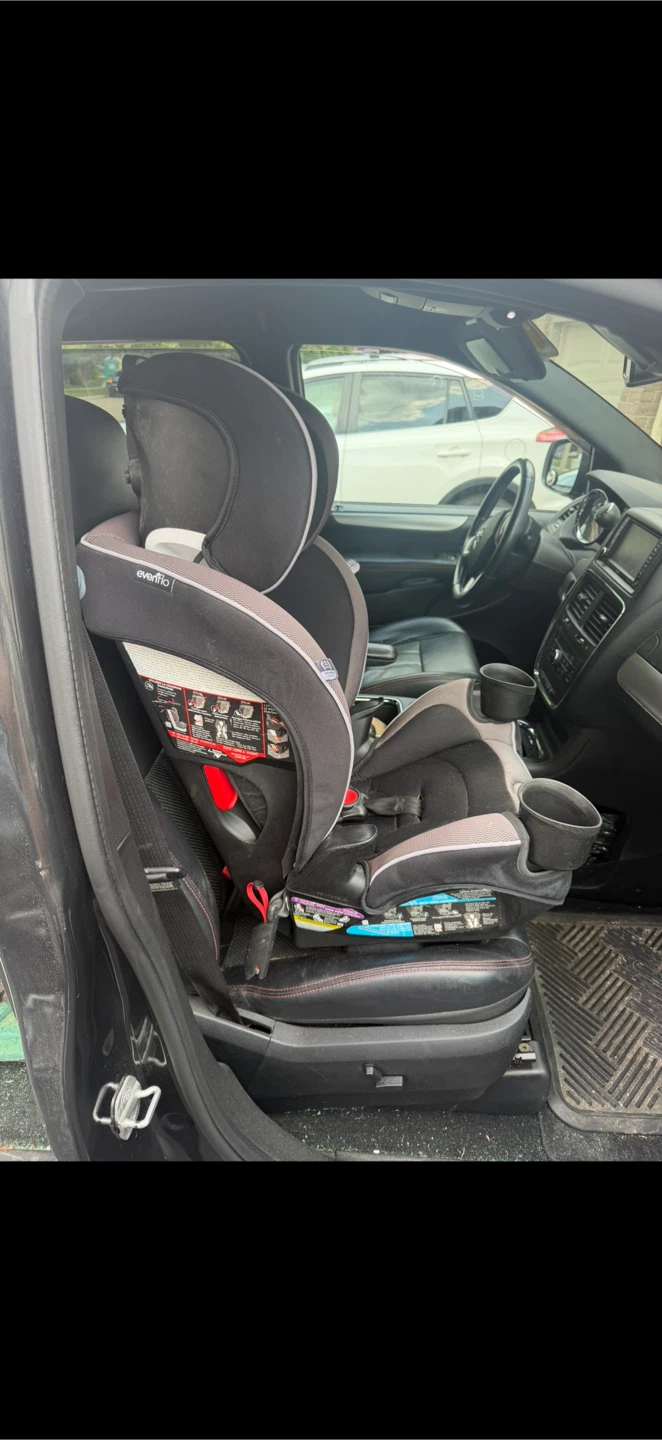 Evenflo All4Stages CarSeat - Expires 2032 January - photo 2