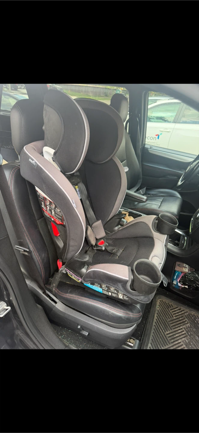 Evenflo All4Stages CarSeat - Expires 2032 January - photo 3