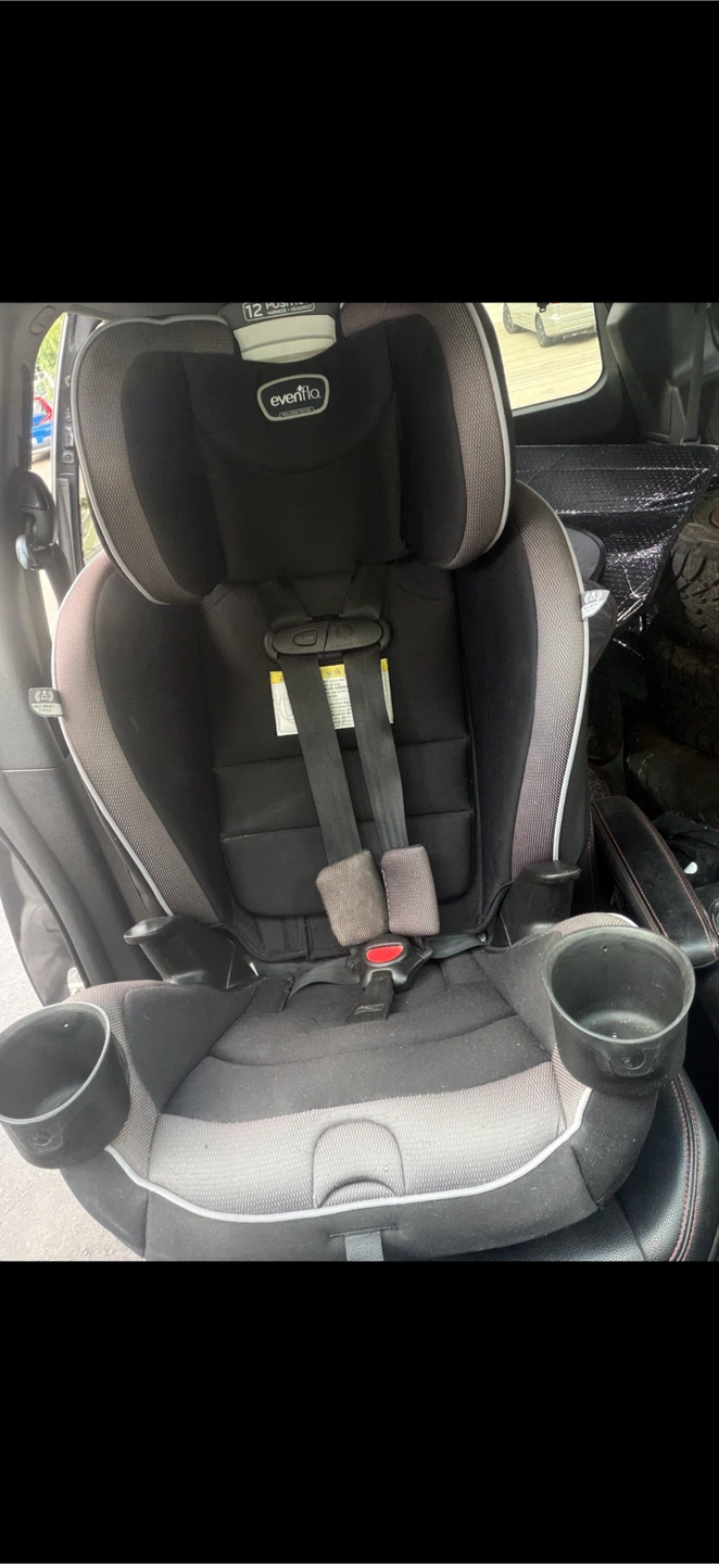 Evenflo All4Stages CarSeat - Expires 2032 January - photo 4