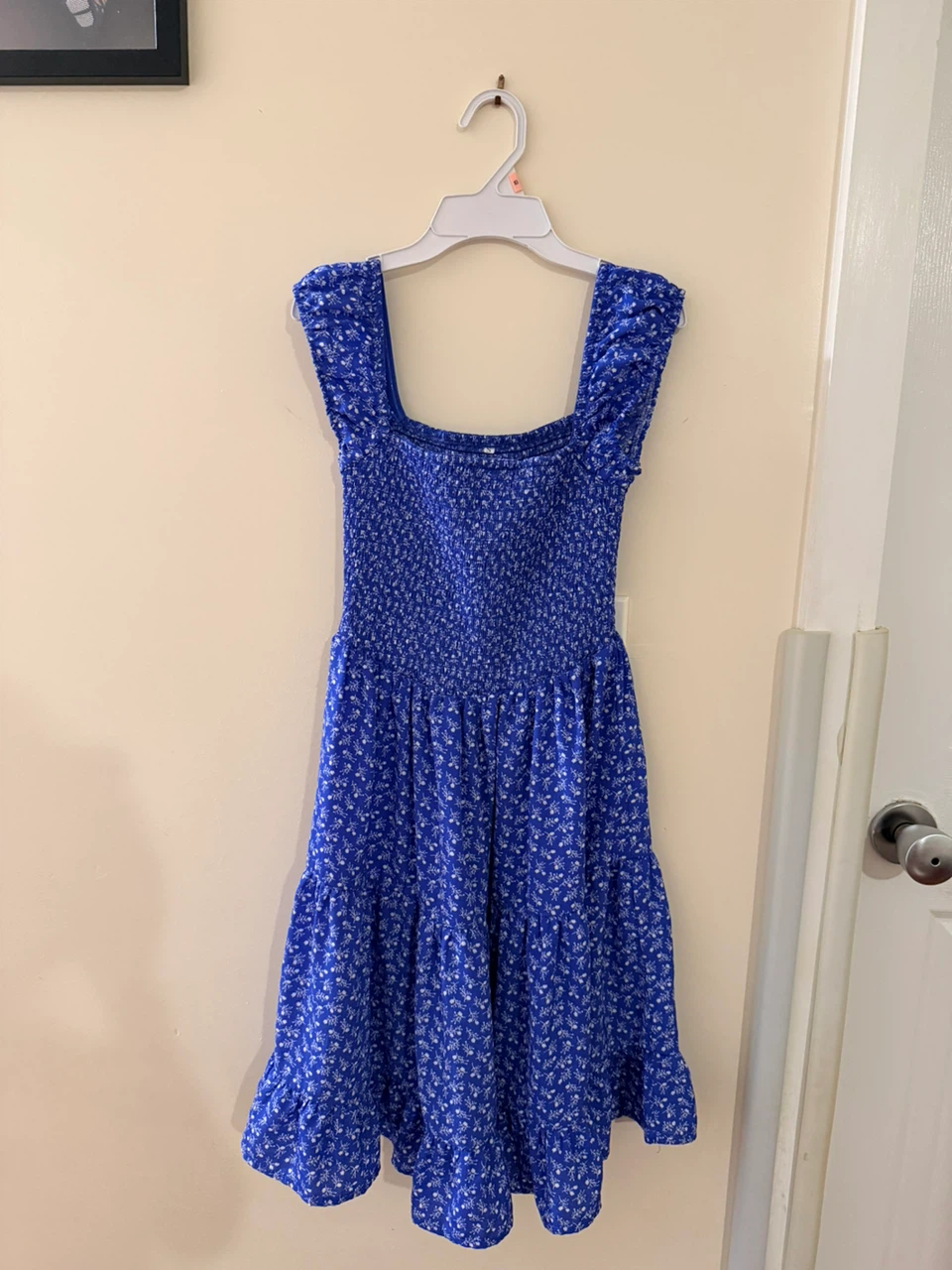 Blue floral print smocked mini dress