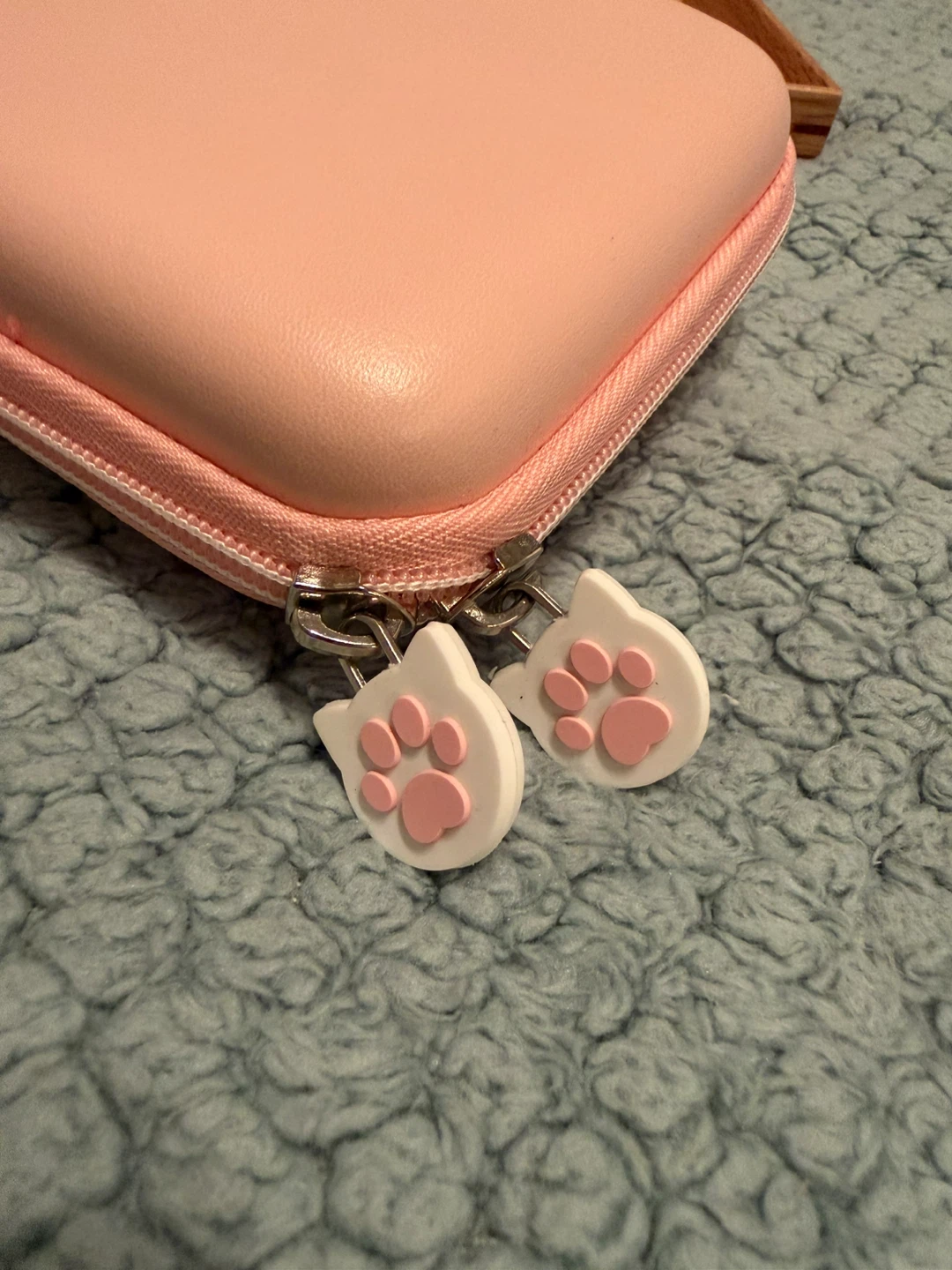 Nintendo Switch carrying case - photo 5