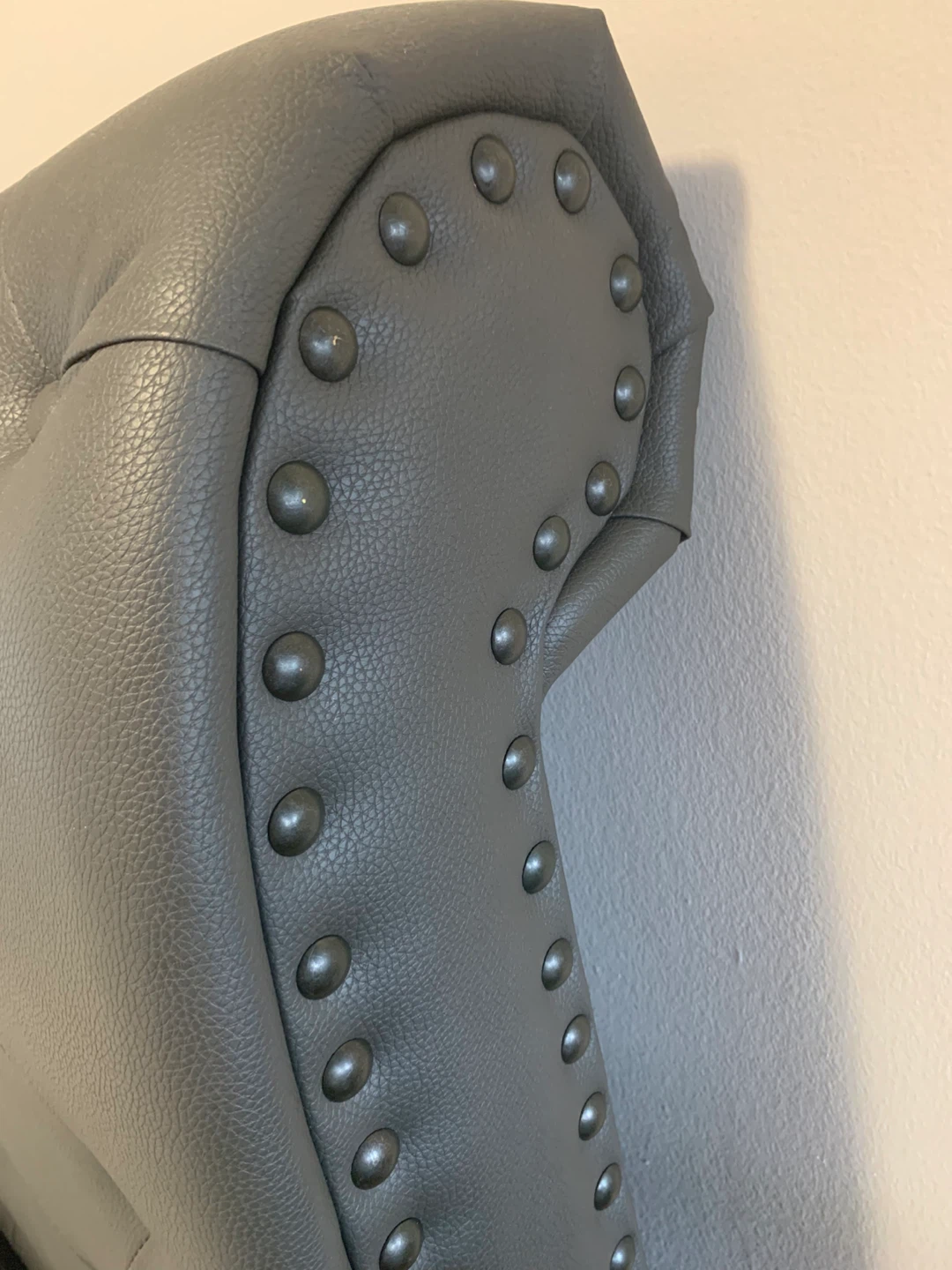 Moving out: Tufted Grey Faux Leather Headboard and Mattress Set - photo 4