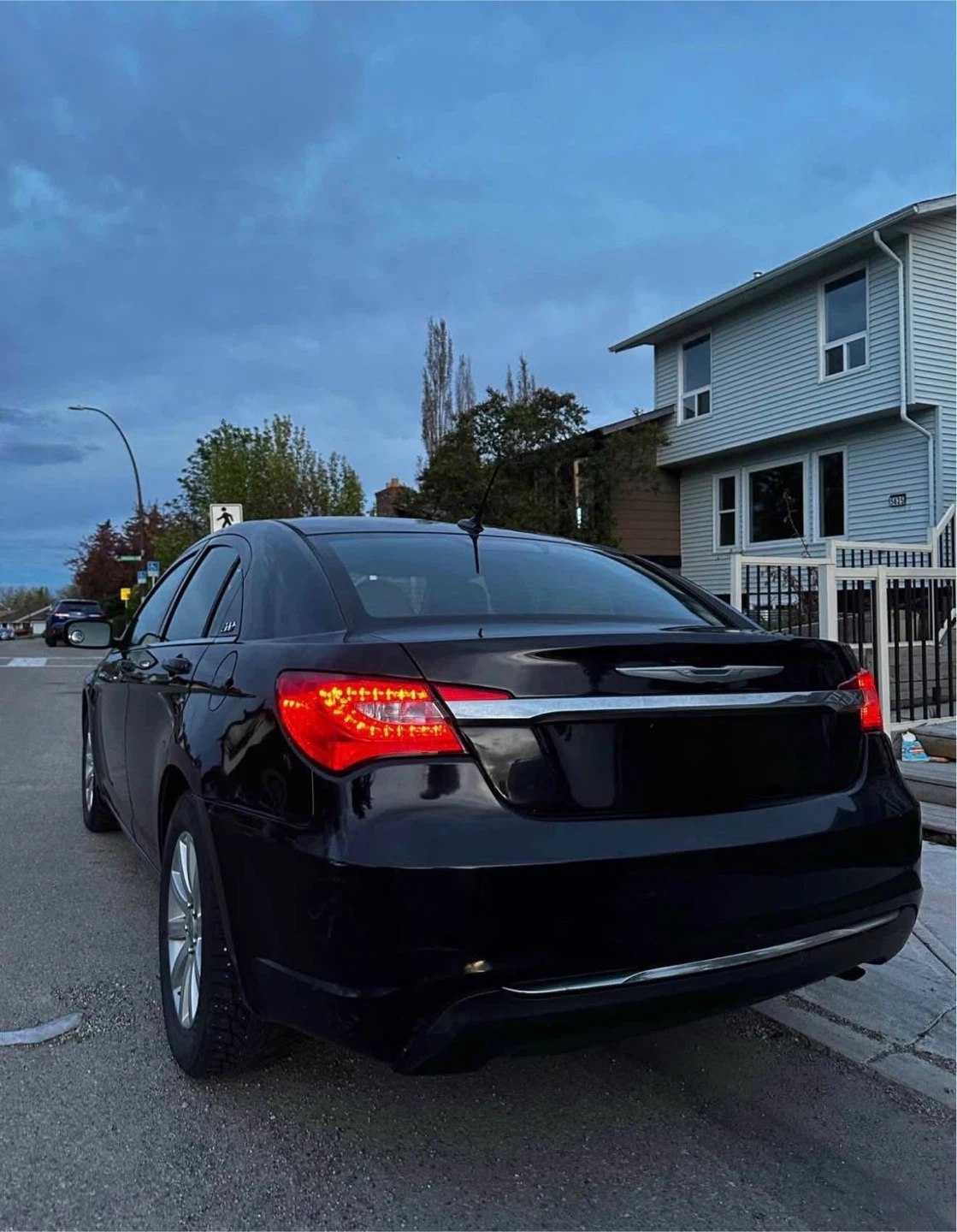 2012 Chrysler 200S  Active Status - photo 4