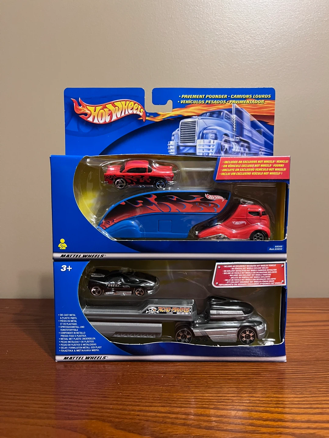 VINTAGE (2000-01) HOT WHEELS PAVEMENT POUNDER
