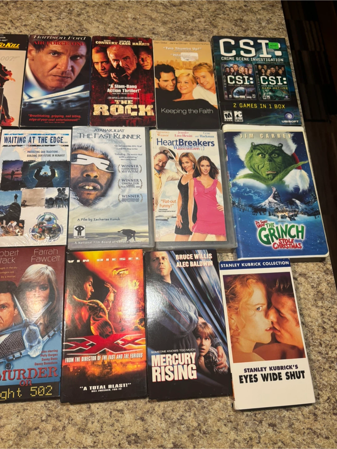 Mixed Lot of 19 VHS Movies - photo 3