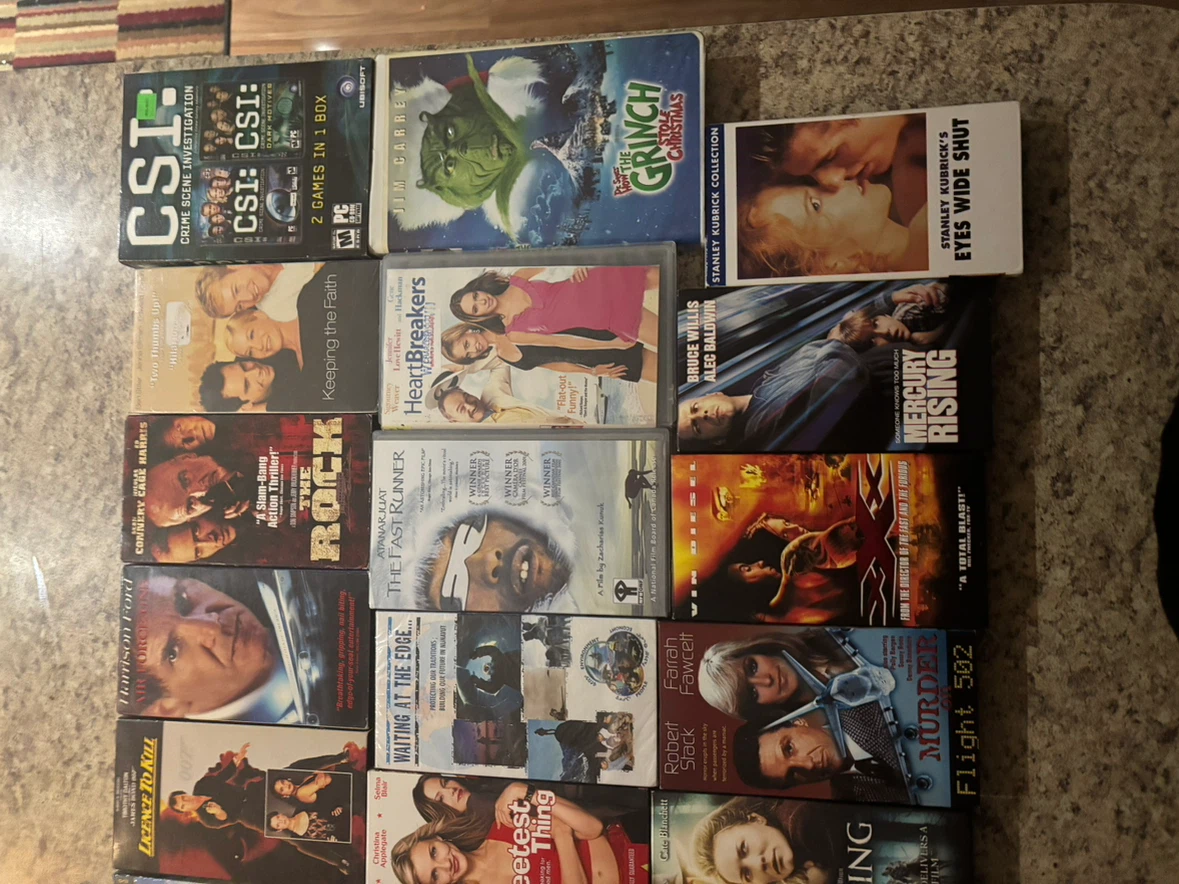 Mixed Lot of 19 VHS Movies - photo 5