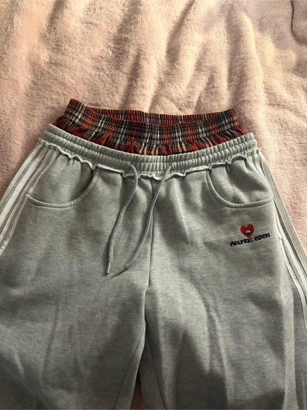Aelfric Eden Grey Sweatpants with Plaid Trim - Size M