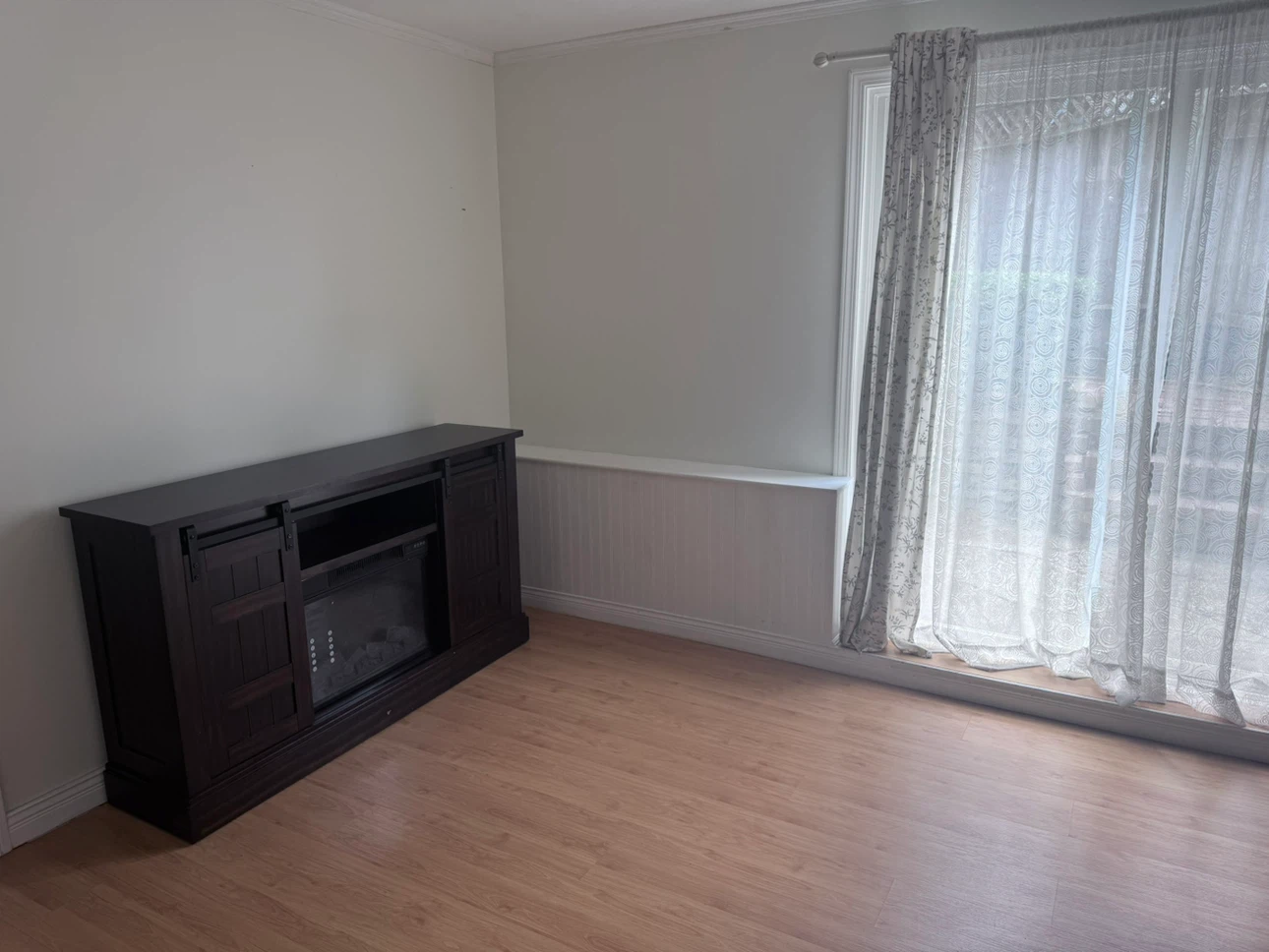TSAWWASSEN - Room for Rent: Pet-Friendly - photo 3