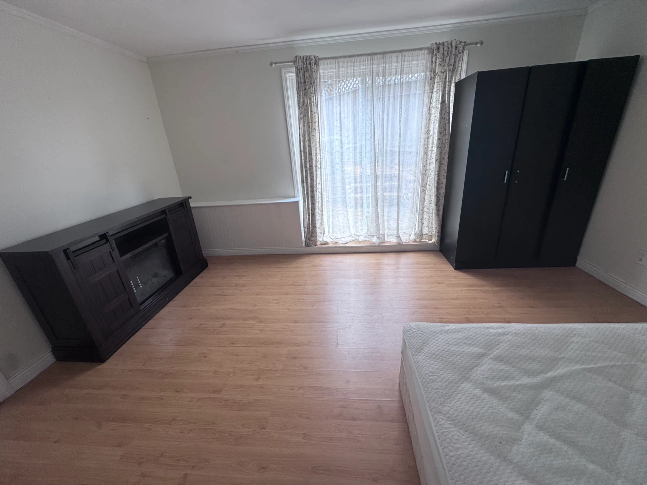 TSAWWASSEN - Room for Rent: Pet-Friendly - photo 4