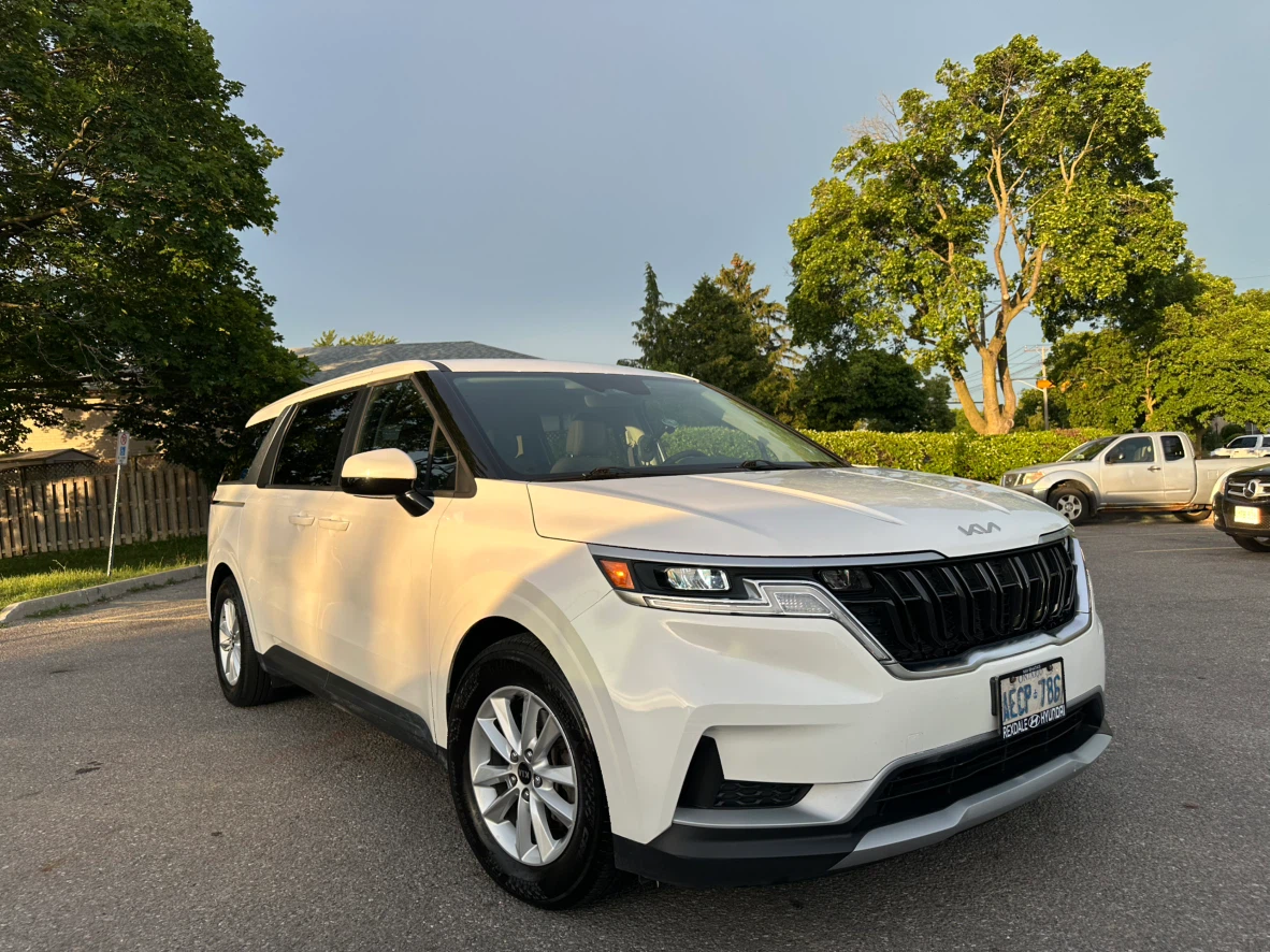 2022 Kia Carnival LX - photo 2