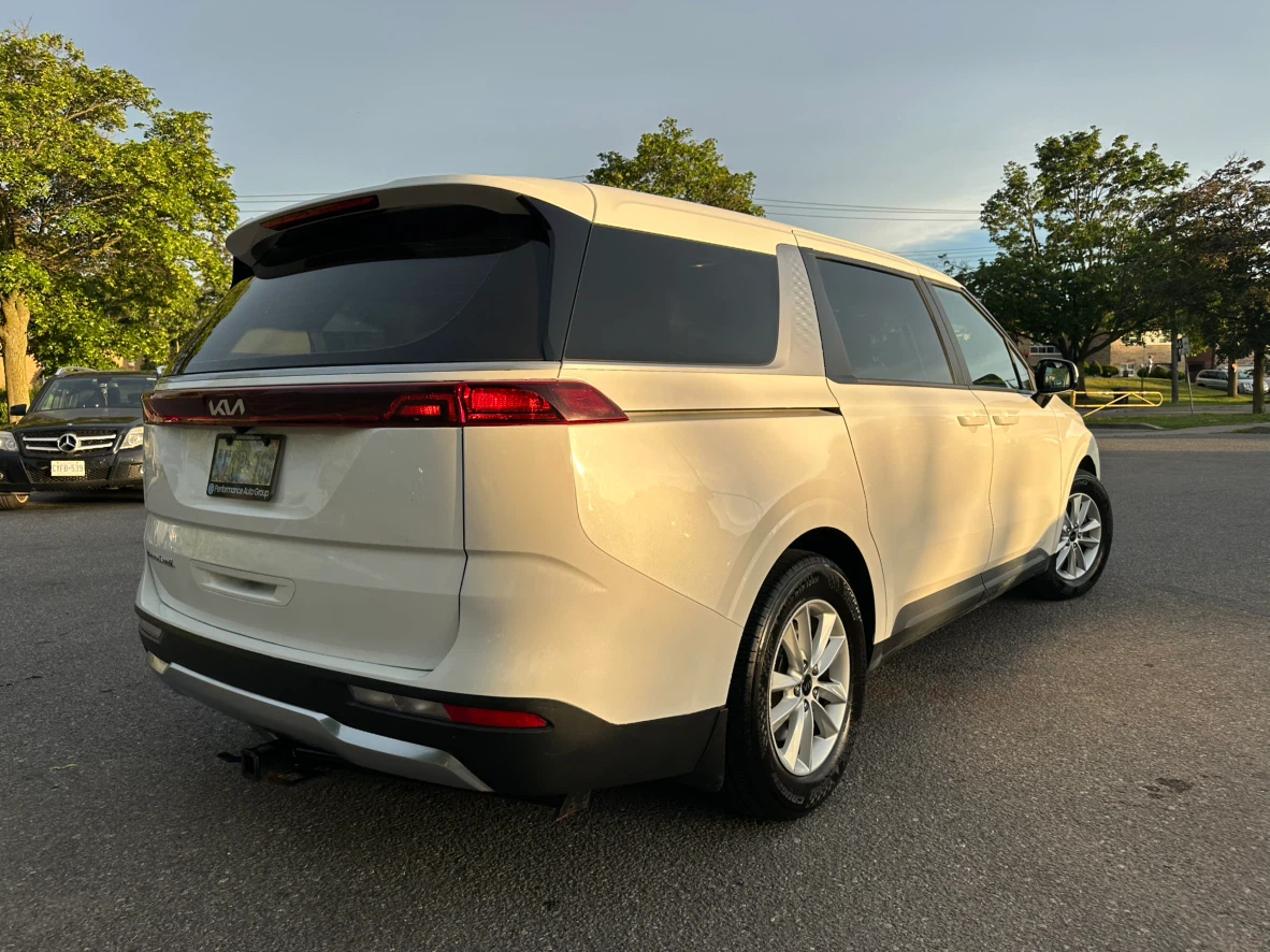 2022 Kia Carnival LX - photo 4