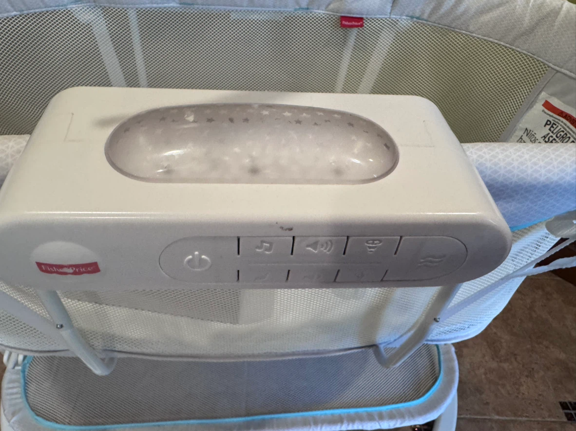 Fisher-Price Bassinet - photo 2