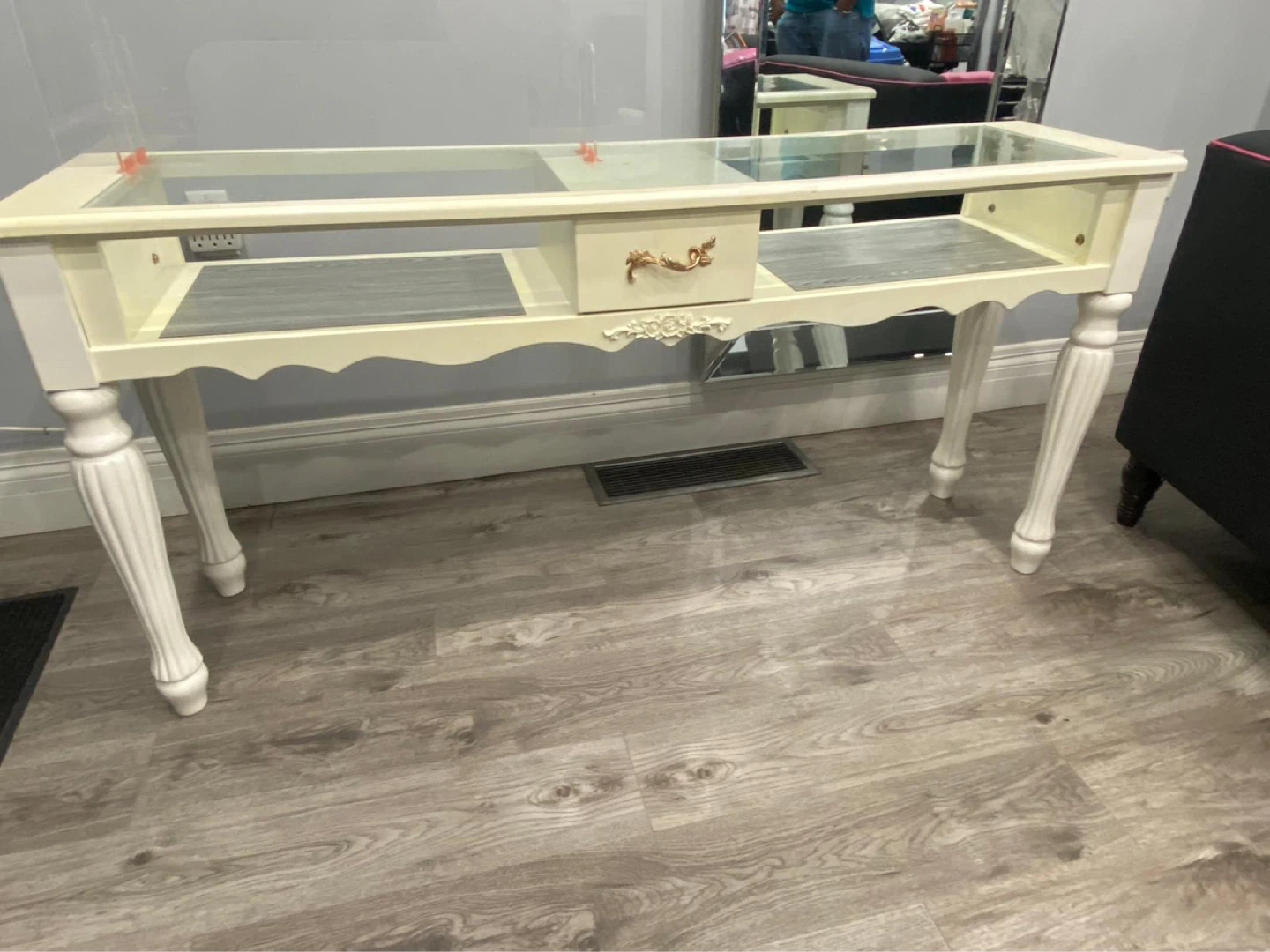 Salon/Spa Closing Sale 🚨🚨Glass Top Console Table with Drawer