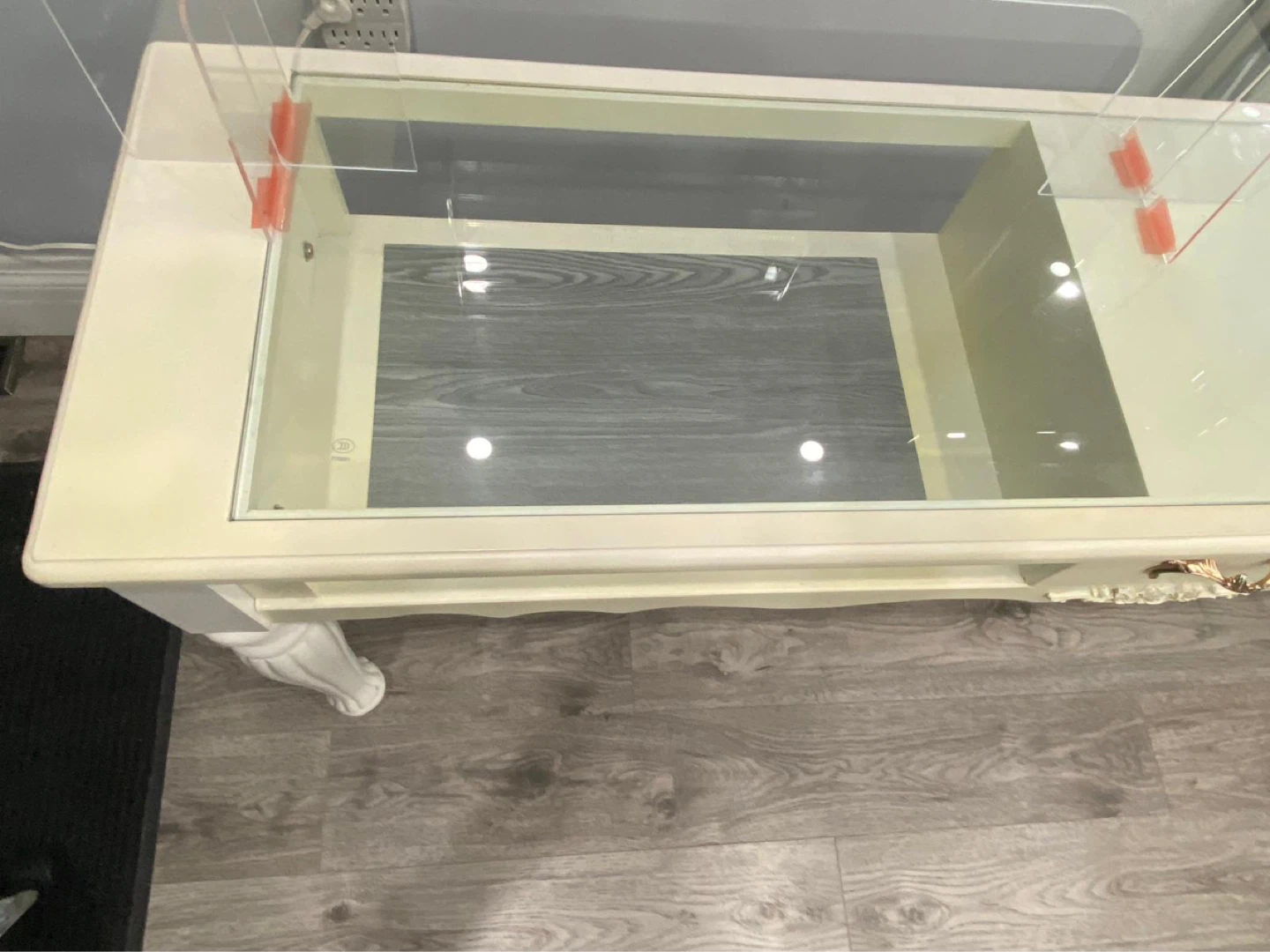 Salon/Spa Closing Sale 🚨🚨Glass Top Console Table with Drawer - photo 3
