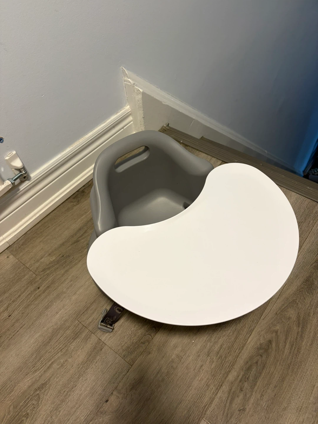 Upseat Booster Seat with Tray - photo 2