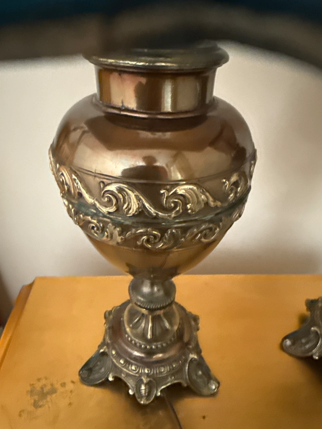 Pair of Vintage Decorative Table Lamps with Burgundy Tassels - photo 2