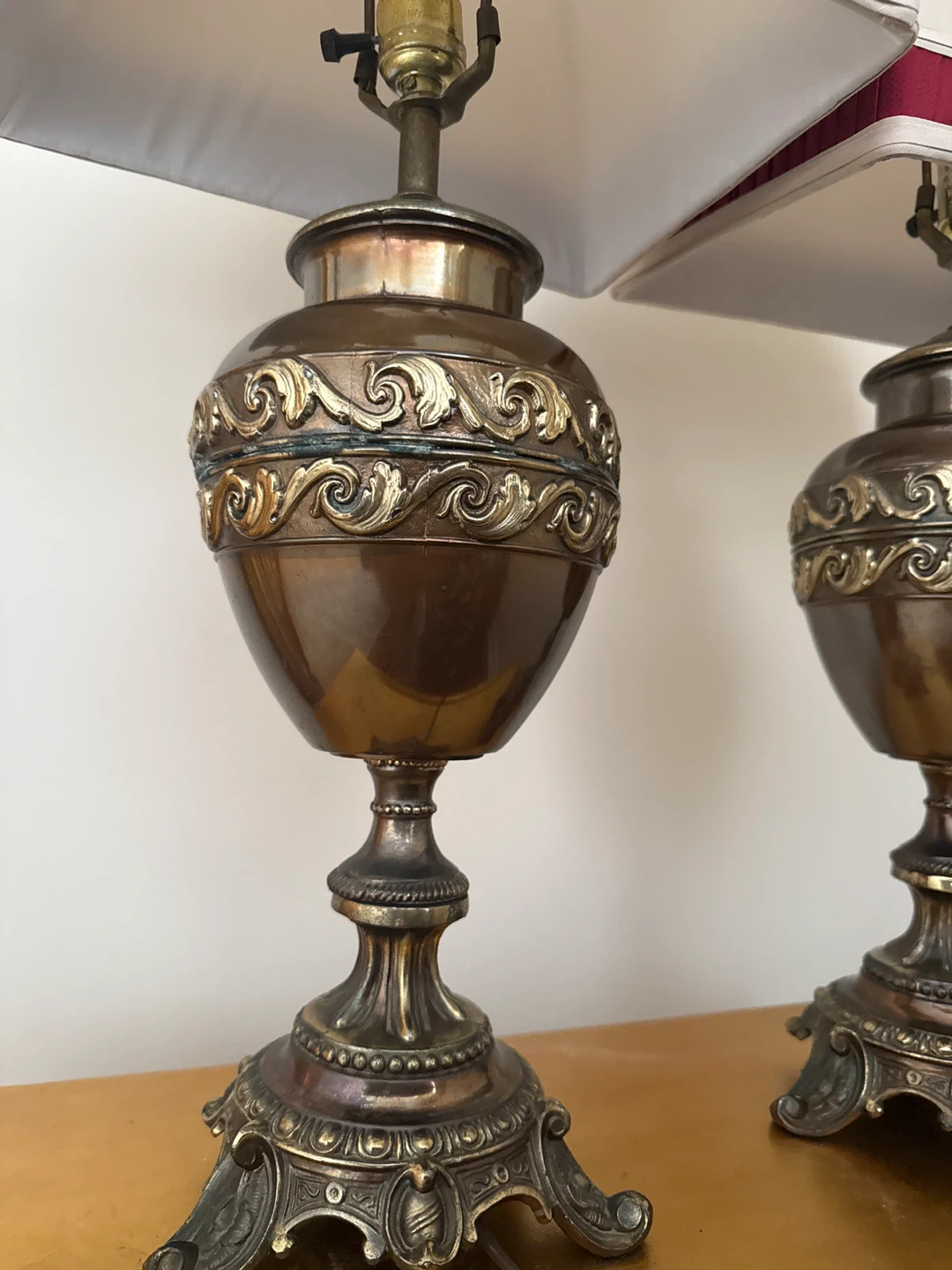 Pair of Vintage Decorative Table Lamps with Burgundy Tassels - photo 4