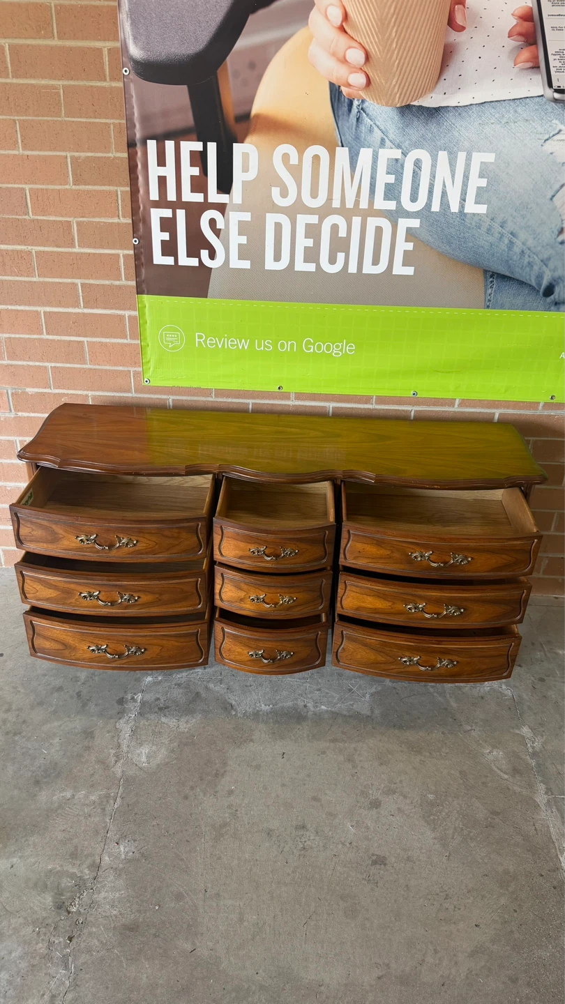 Broyhill 9 drawers Dresser - photo 4
