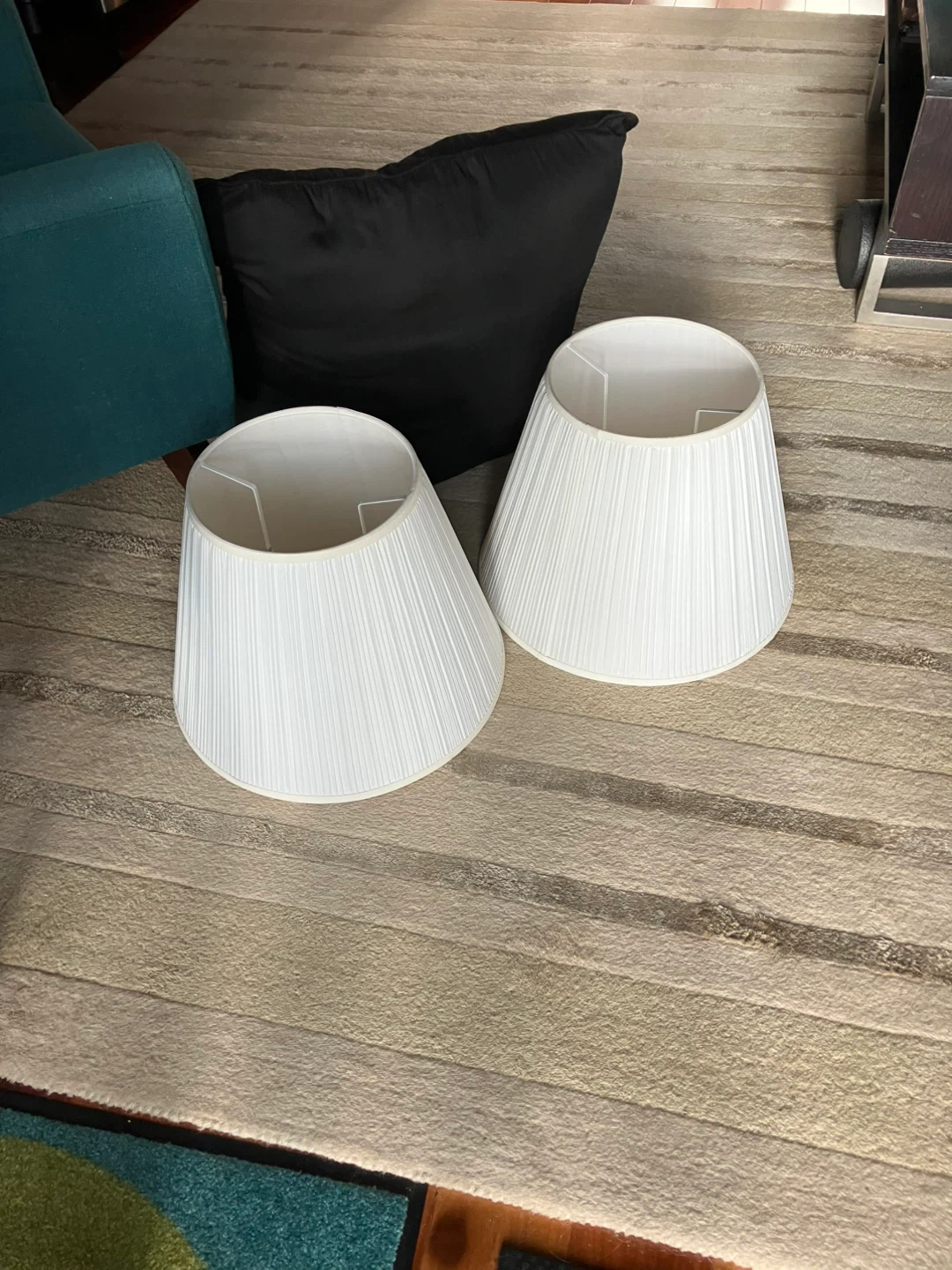 2 White Pleated Drum Lamp Shades (Set of 2) - photo 4