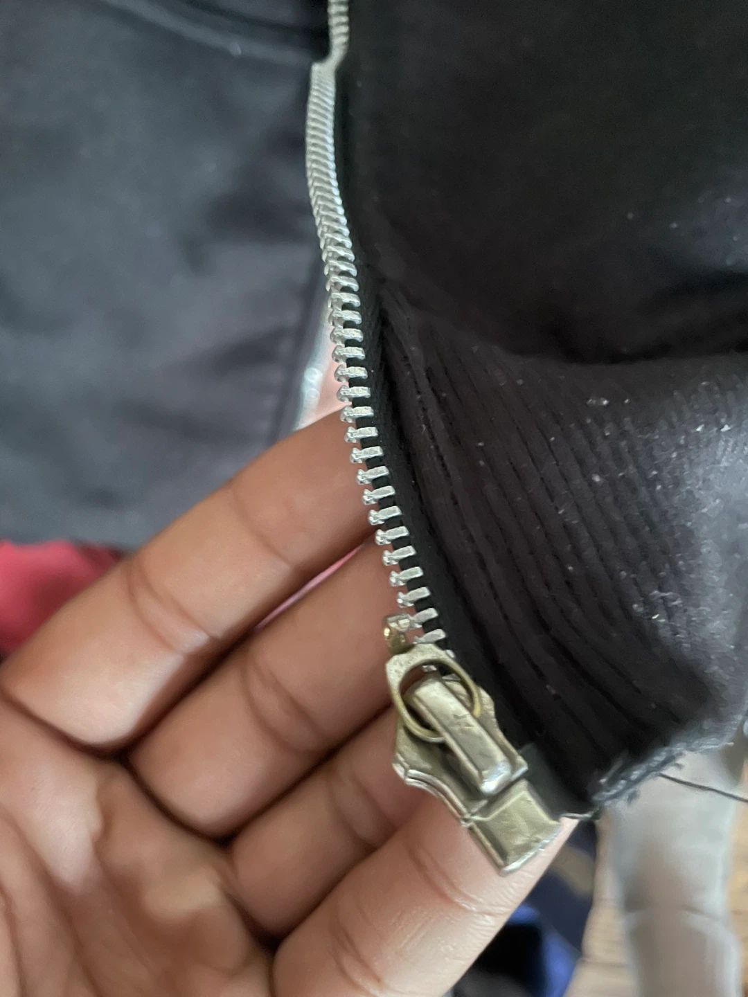 Black FS hoodie minor zipper flaw - photo 2