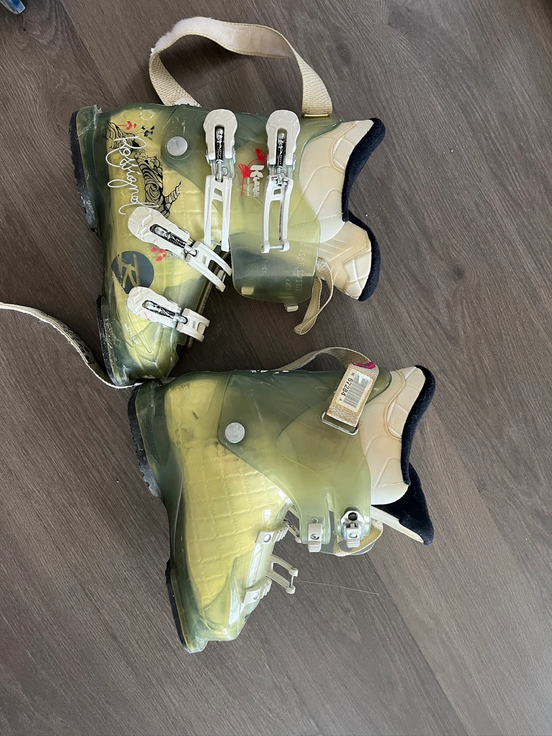 Women ski boots